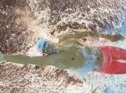 开云体育官网-赛道上的红色闪电，塞恩斯统治全场，梅赛德斯绝杀迈凯伦