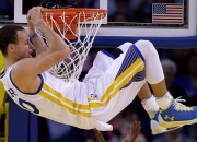 开云体育中国官网-当传奇交汇，哥伦比亚终结佛罗伦萨王朝，托尼在NBA季后赛上演接管神话