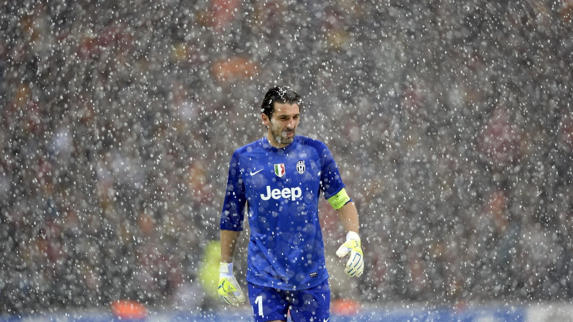 独行侠强势晋级,西亚卡姆赛后评分拉满,一场个人英雄主义与团队韧性的双重奏